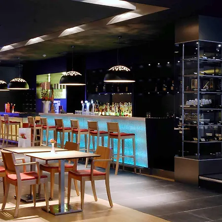 Tribe Den Haag Centraal 4* Haag