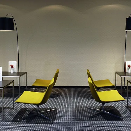 Tribe Den Haag Centraal 4*