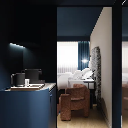 Tribe Den Haag Centraal 4* Haag