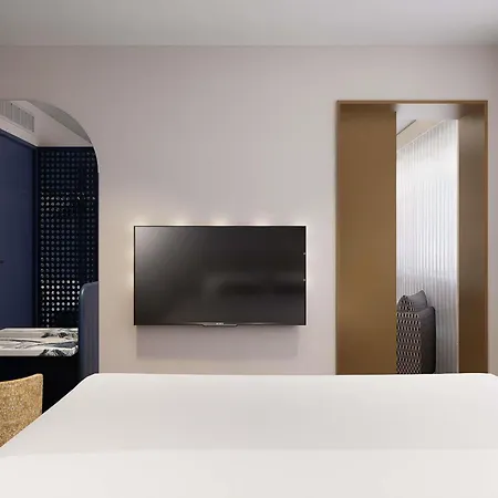 Hotel Tribe Den Haag Centraal 4*